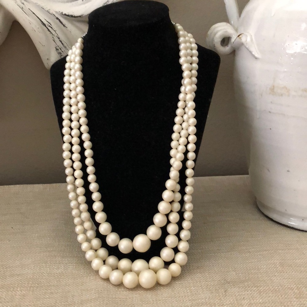Vintage 3-strand faux pearl necklace - Picture 2 of 4